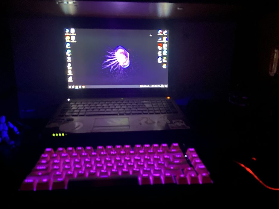 продам ноутбук dns