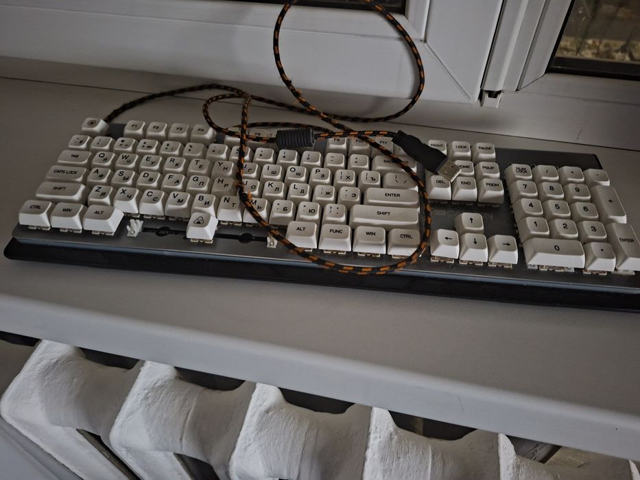 Механическая 100% формфактор клавиатура canyon gaming