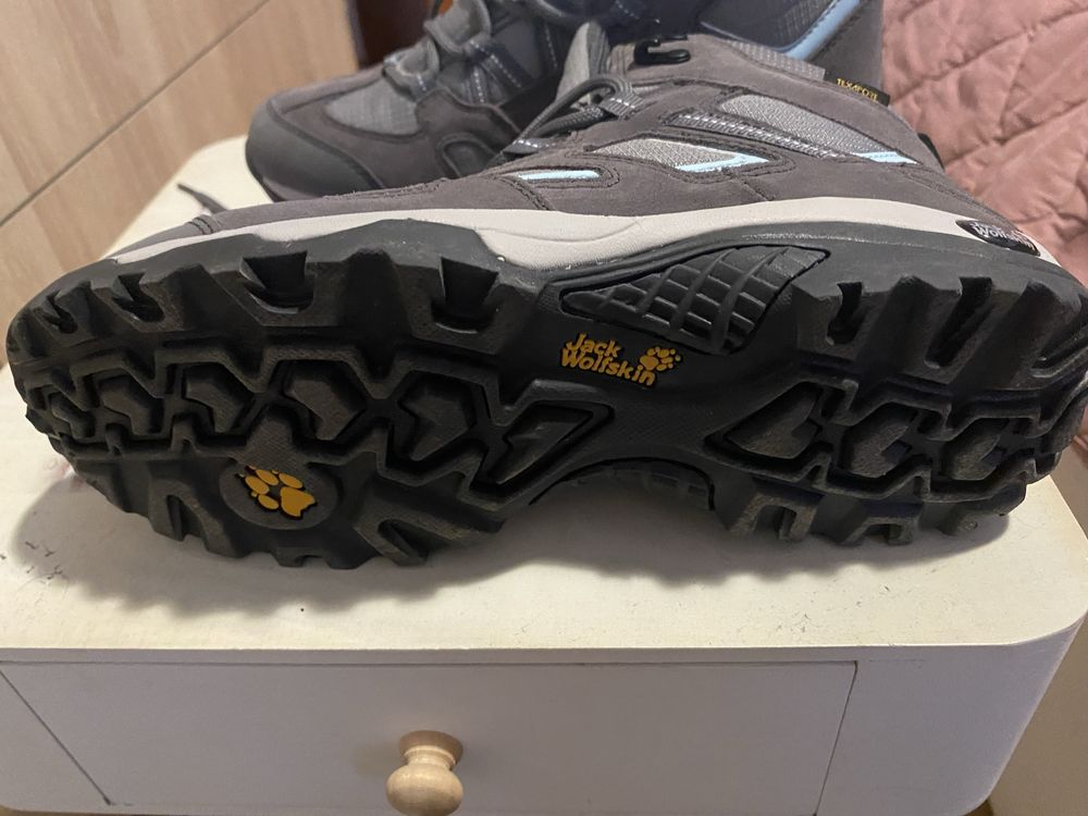 Туристически обувкш дамски нови 39 Jack-wolfskin