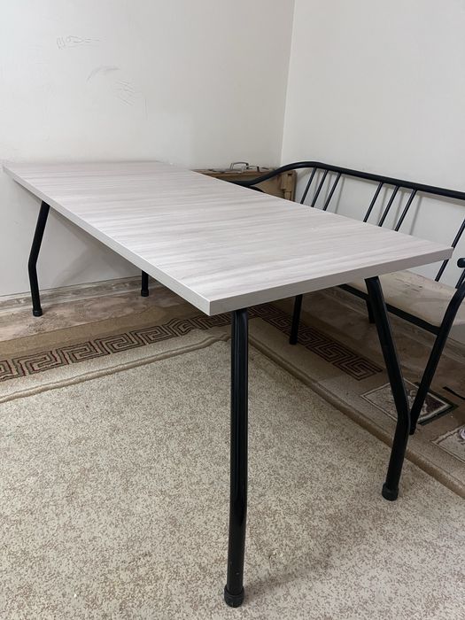 Стол  ЛДСП 180*90 см өлшемді темір аяқты