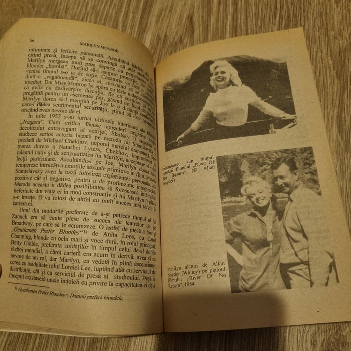 Carte cu  Marliyn Monroe