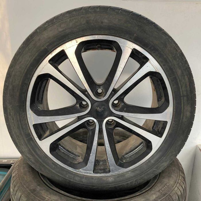 Автомобильная резина Xtrike 215-55R17 / sk143219