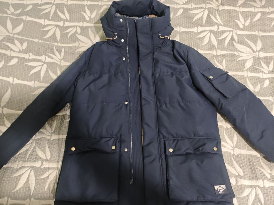 Продам зимнюю б/у куртку от Jack and jones, М размер, г. Алматы