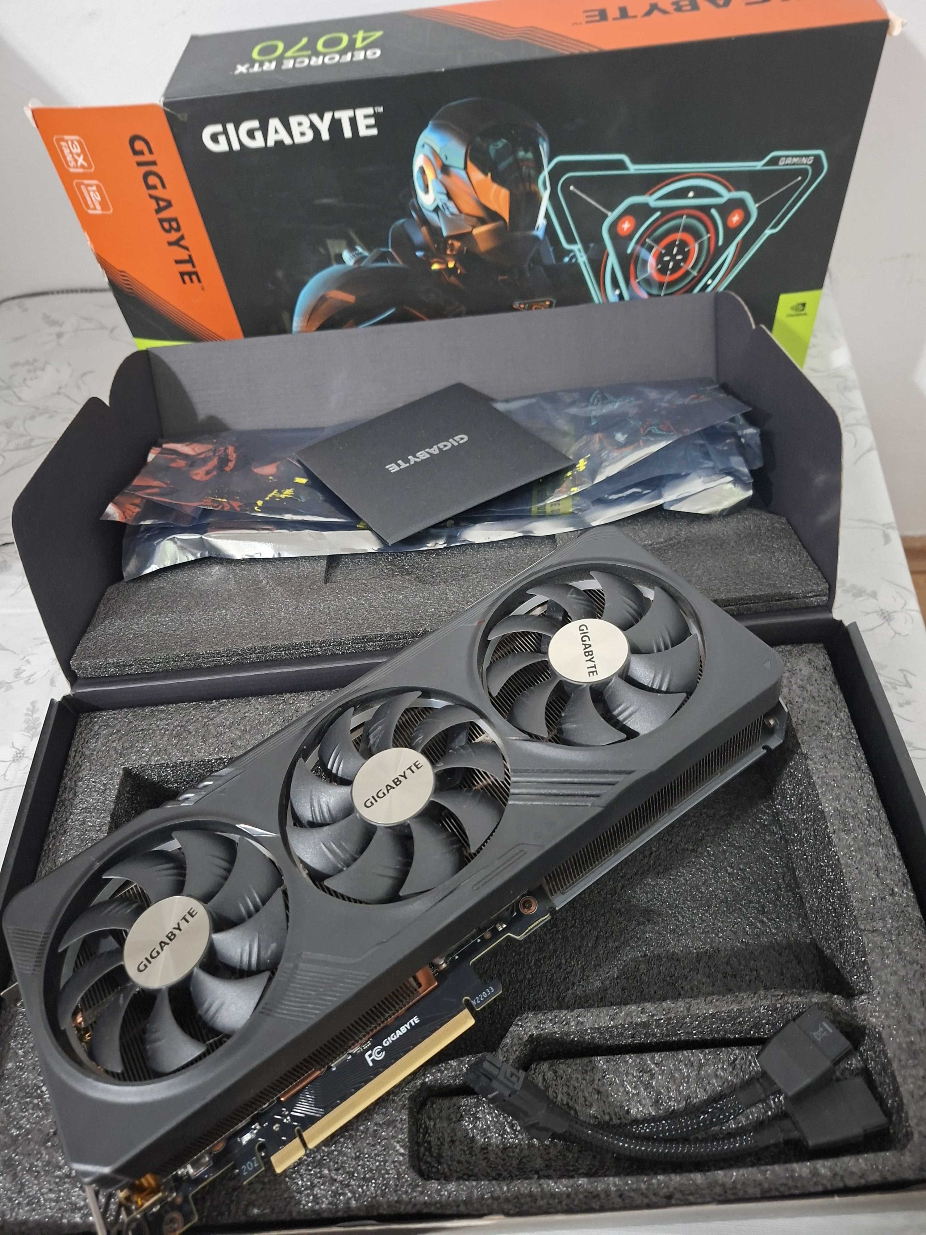 placa video RTX 4070 12gb+cutie+factura+garantie folosita doar 3 luni