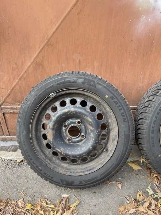 Anvelope iarnă Sailun 185/55 R15 + jante de tablă – stare foarte bună