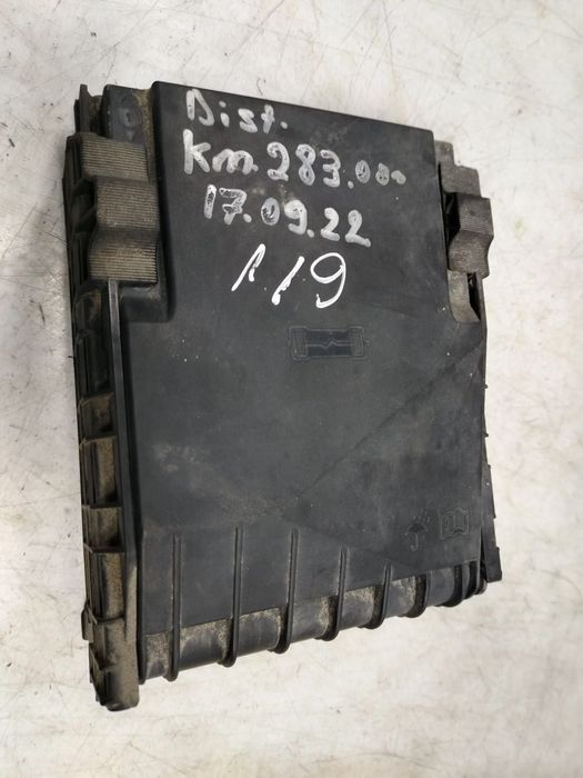 Capac panou sigurante 1k0937132f Volkswagen VW Passat B6 [2005 - 2010