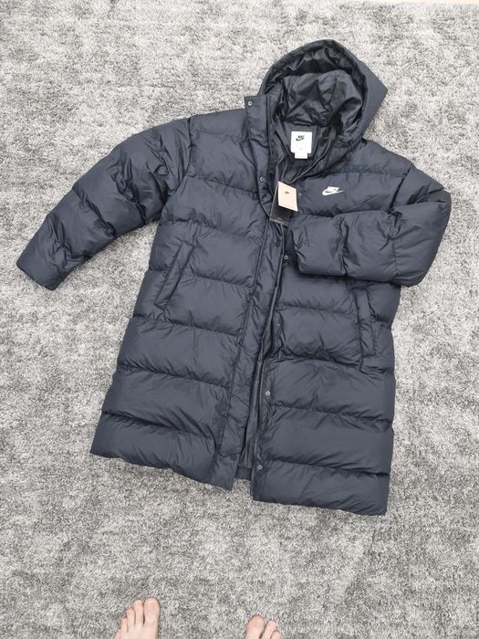 Продам пуховик  NIKE