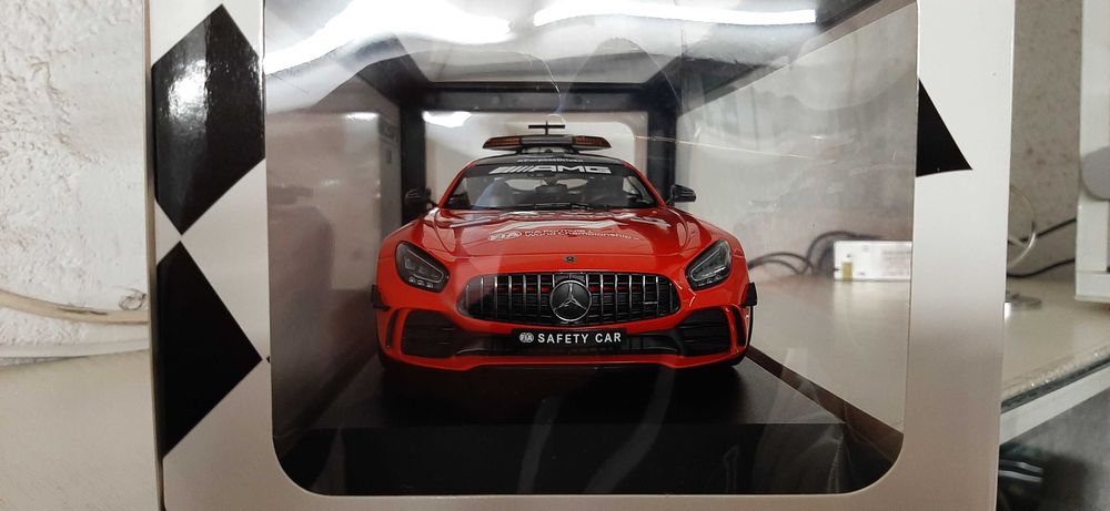 Vand Macheta Mercedes AMG GT-R Safety Car 1/18