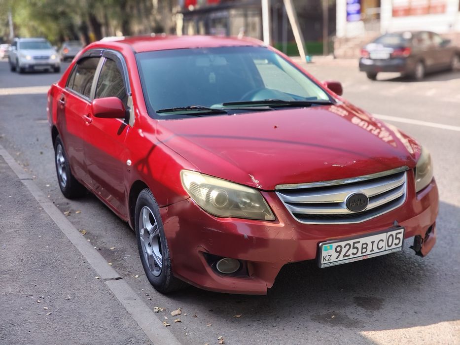 BYD f3 копия Тойоты Короллы