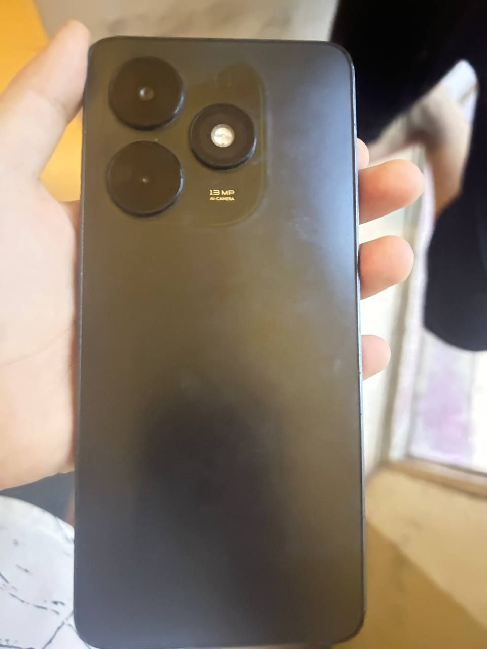 Tecno spark go 2024  4+4-128gb qora ekran singan lekin ishlaydi