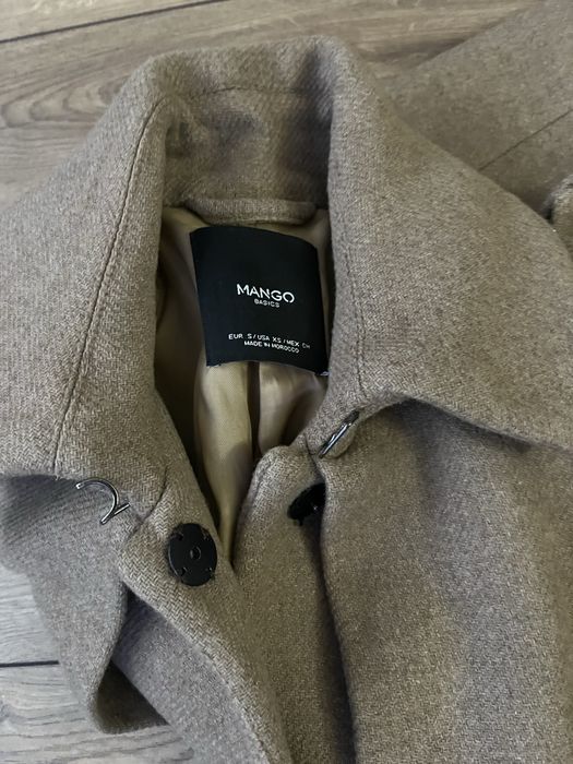 Кафяво вълнено палто