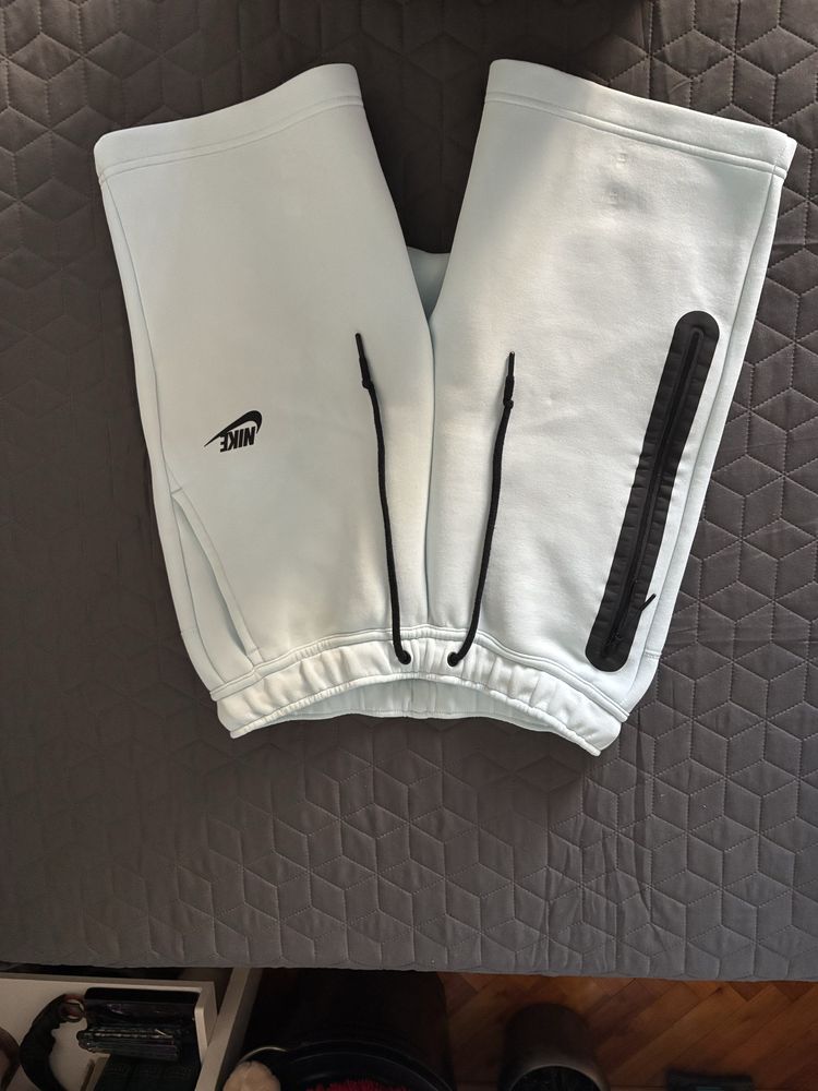 Nike tech fleece къси гащи