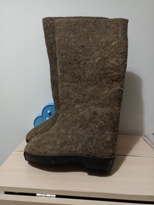 Продам валенки новые