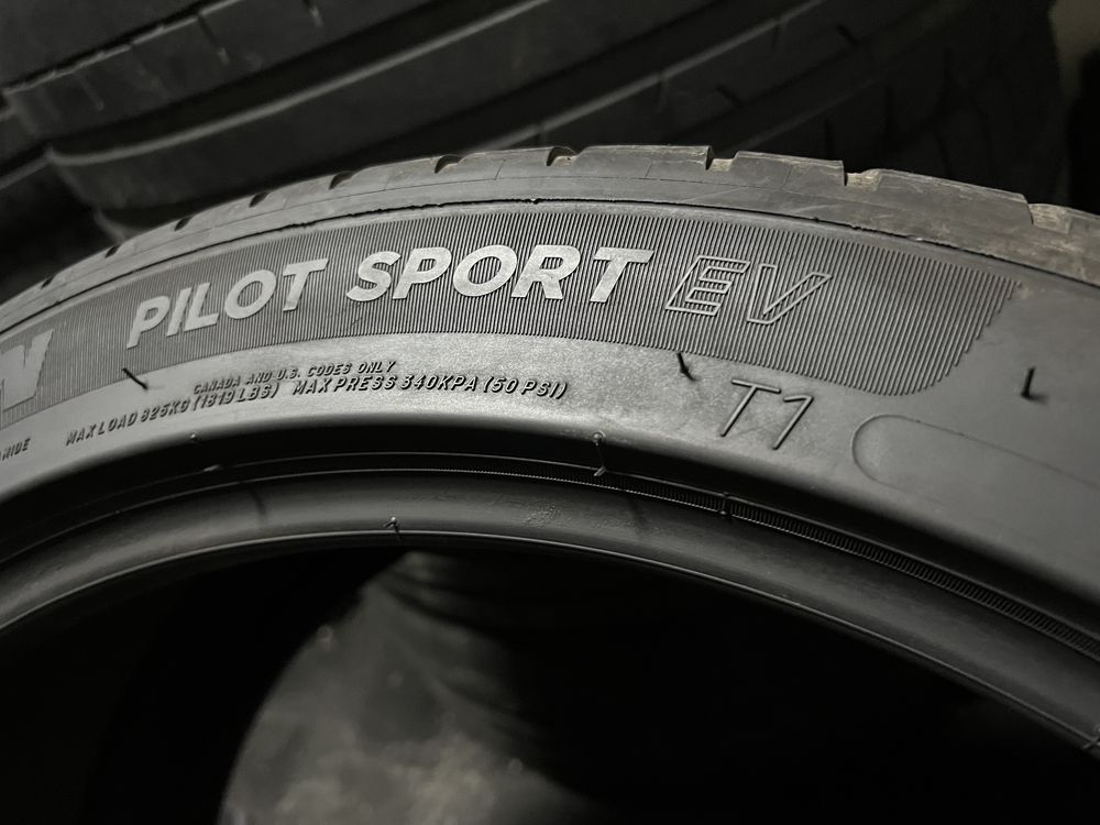 DOT:23г. 255/40/20 MICHELIN