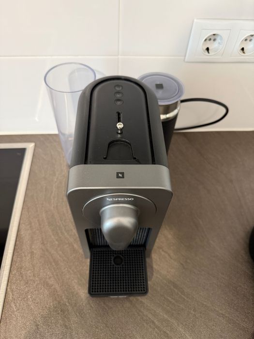 Aparat de cafea Nespresso – Stare foarte bună, livrare imediată!