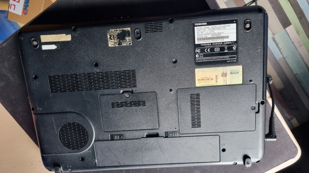 Laptop Toshiba Satellite L500 i3 2.2 ghz 4 gb ram HDD 160g ati hd 4650