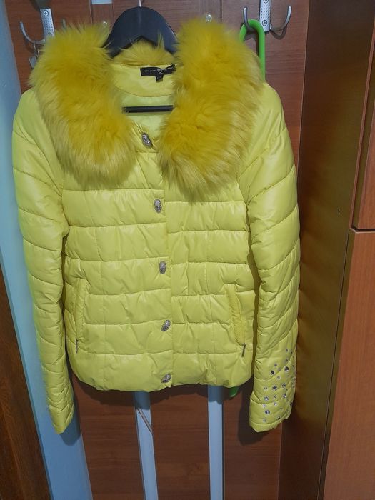 Страхотно жълто яке