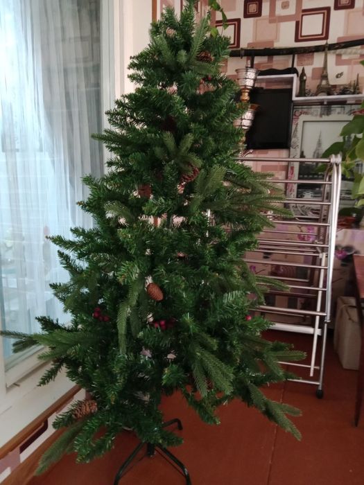 Ёлка искусственная