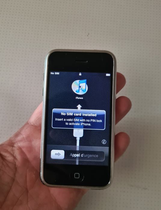 iPhone 2G 8GB Apple A1203 Telefon De Colectie Primul