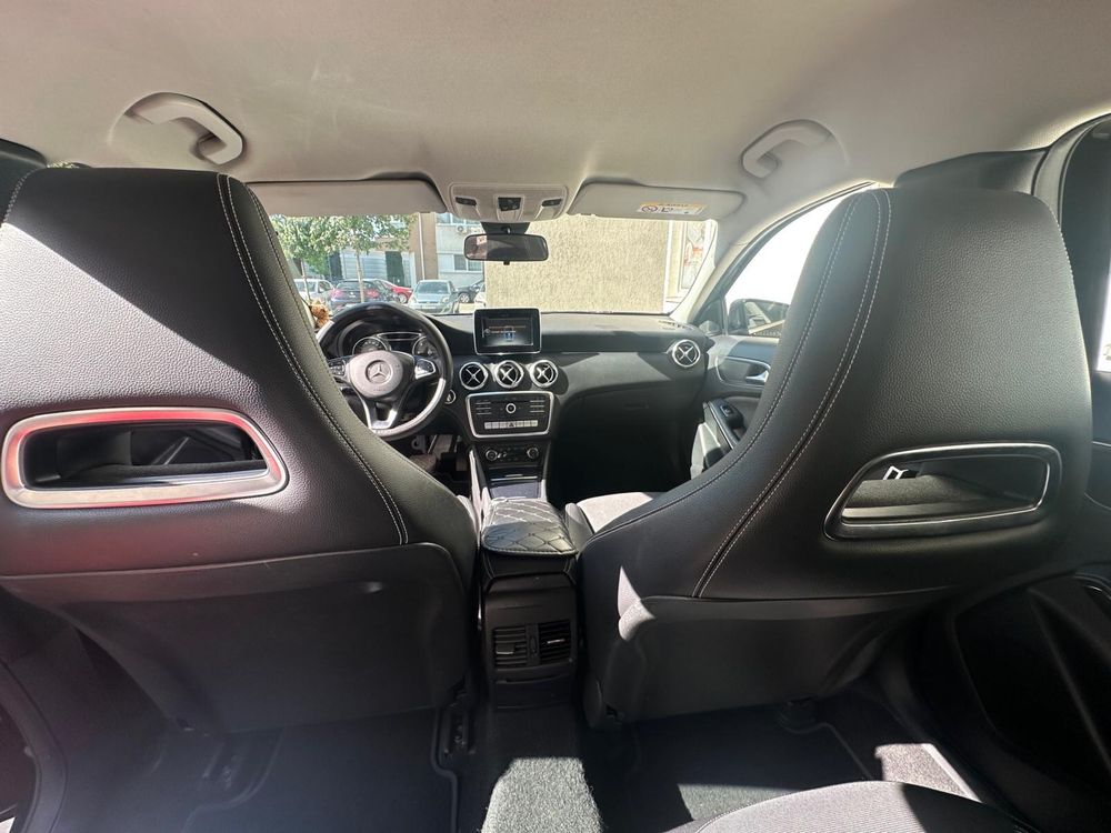 Mercedes-Benz A180