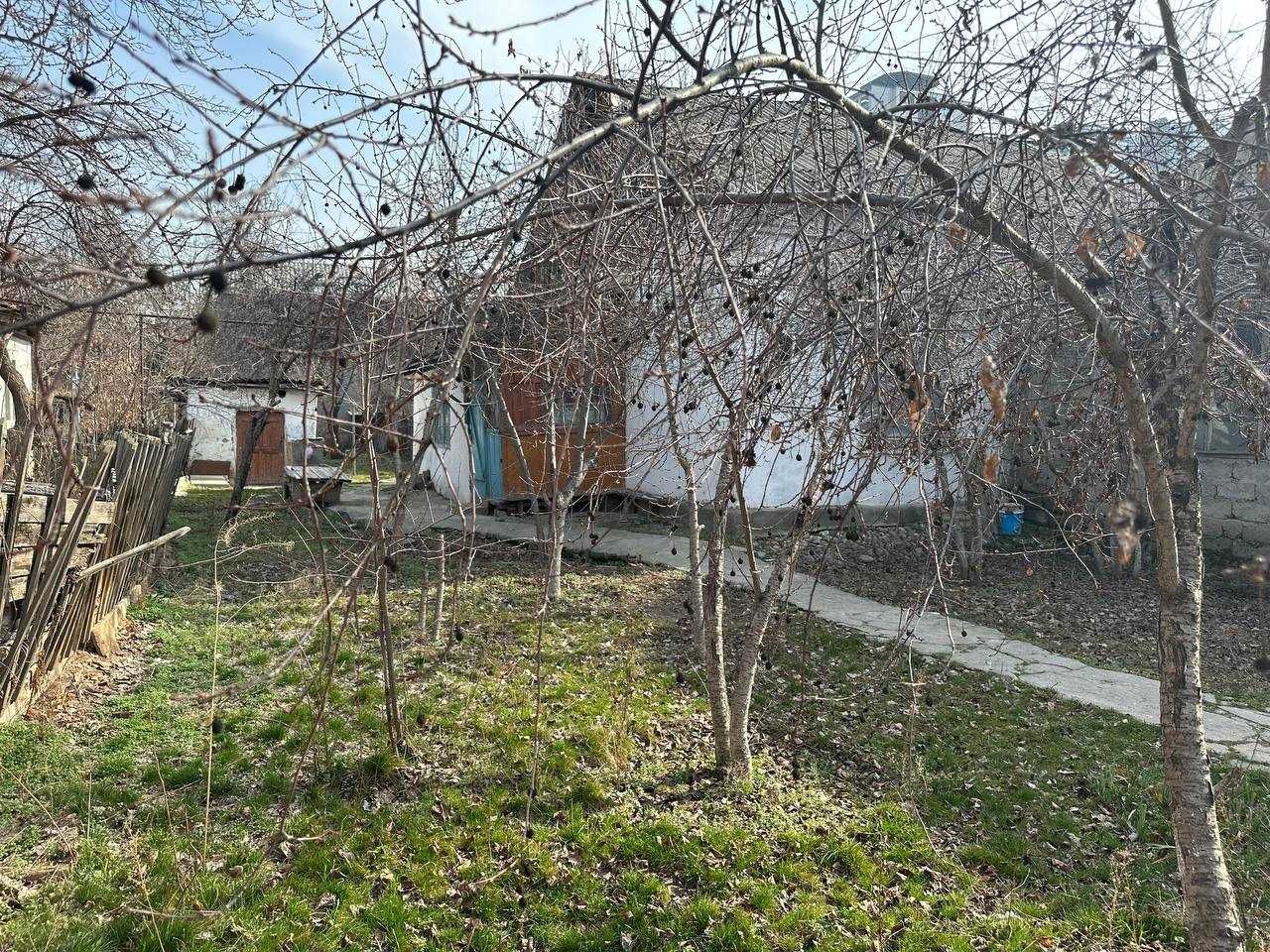 Продаётся дом, улица Морозова, улица Гулбаданбегим, под строительство.