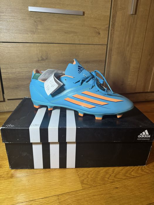 Футболни бутонки - Adidas