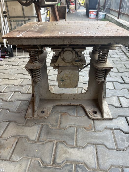 Masa vibranta pentru contructii