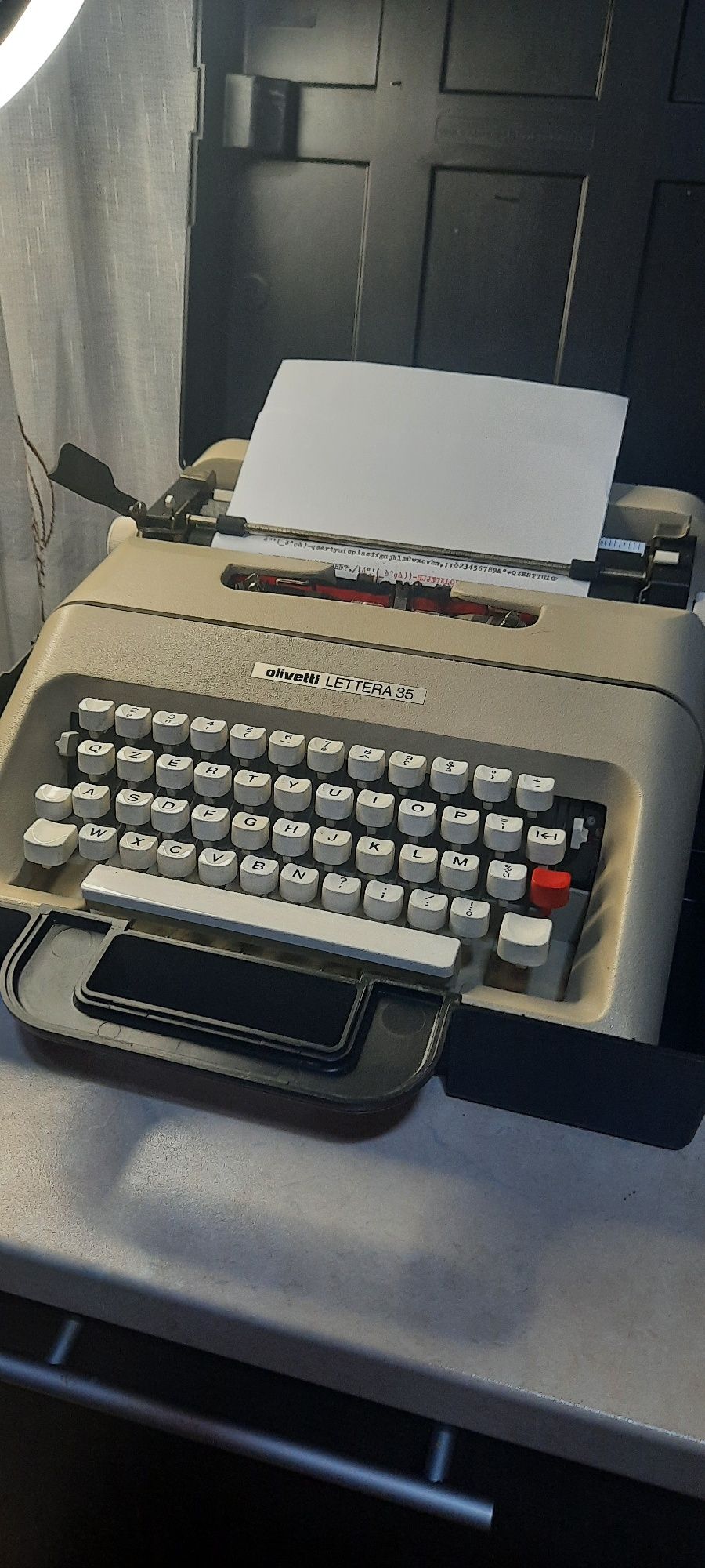 Mașină de scris Olivetti Lettera 35 impecabilă