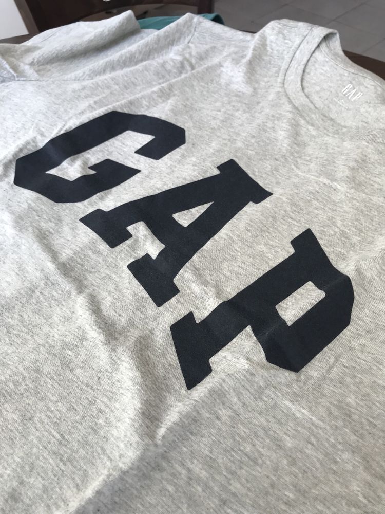 GAP тениски XL  / брой подходящи за подарък