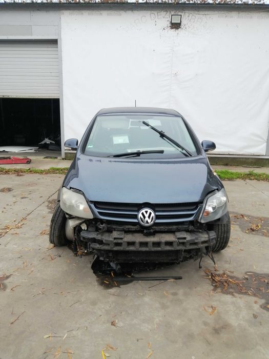 Dezmembram Golf 5 motor 1.9 cod motor BLS