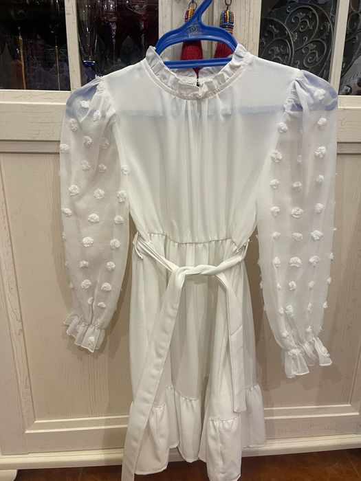 Платья в идеале . На девочку 6/7 лет.