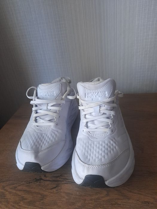 HOKA BONDI Sr маратонки 39 номер.