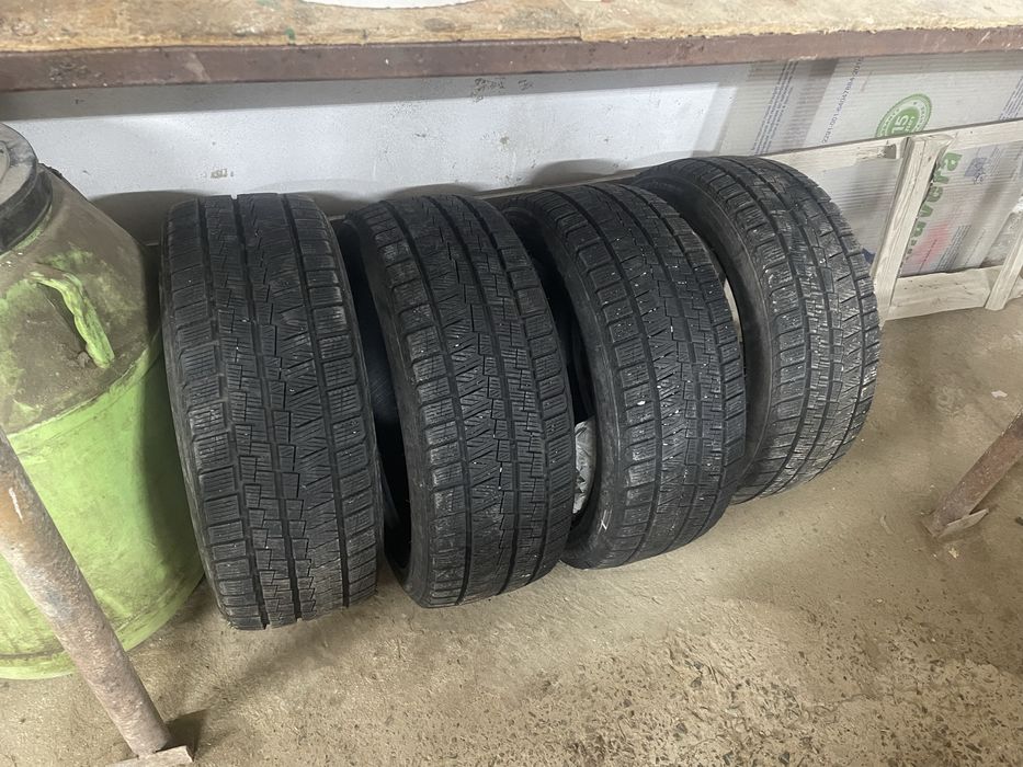 зимние шини 17 размер новый
