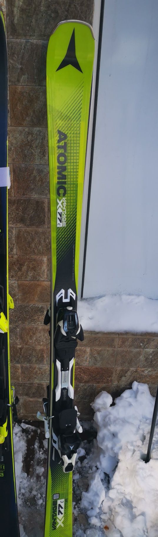 Schiuri Atomic ski vantage