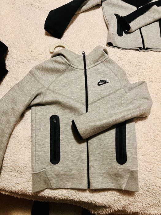 NIKE Tech Fleece суитчъри – като нови! XS и S