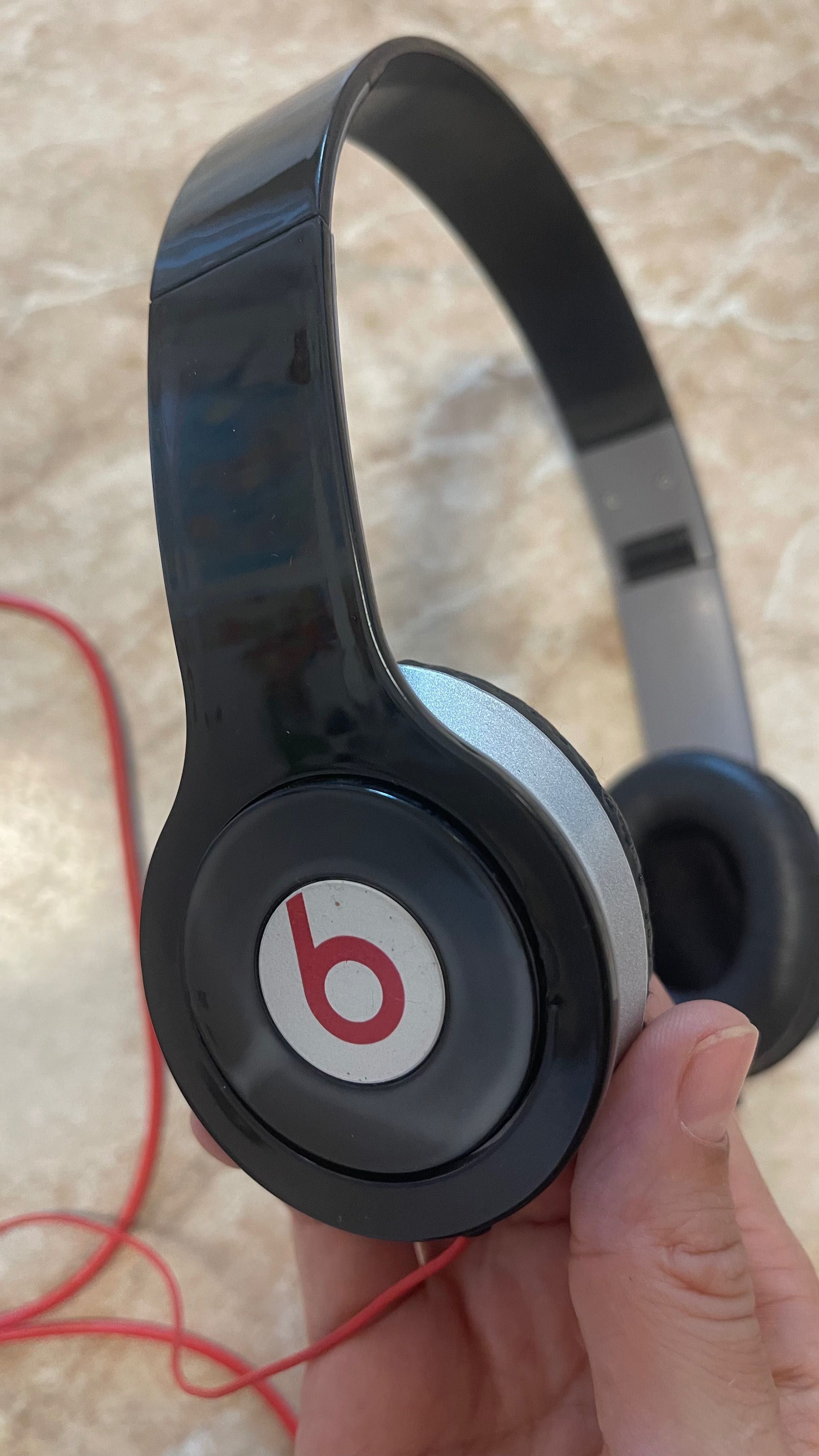 The image shows Beats Solo HD Wired On-Ear Headphones.