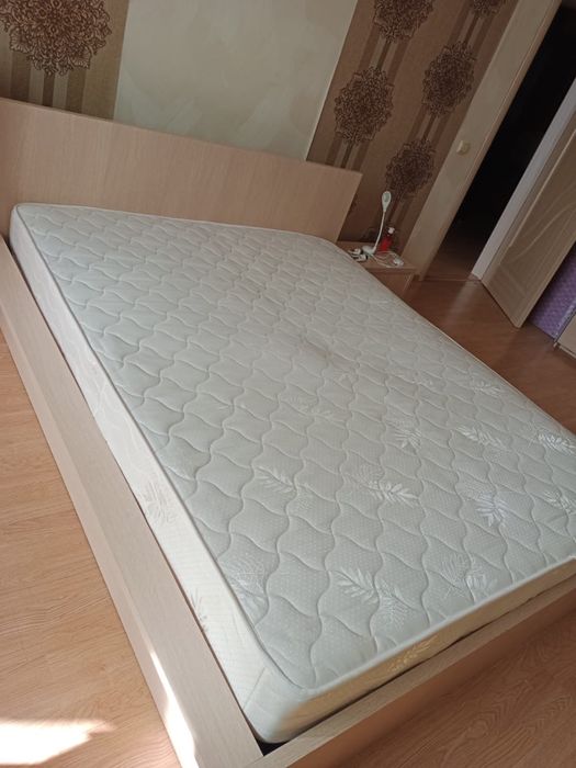 Продам кровать двуспальную