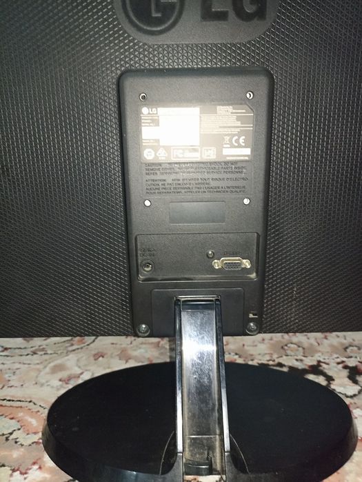 Продам две монитор рабочие 1 монитор LG 1 монитор лос