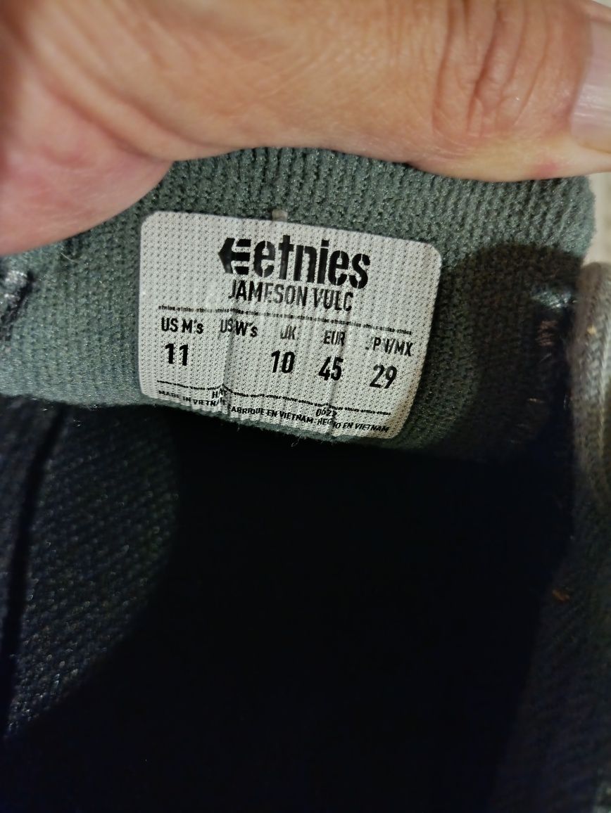 N.45 Кецове Etnies - като нови
