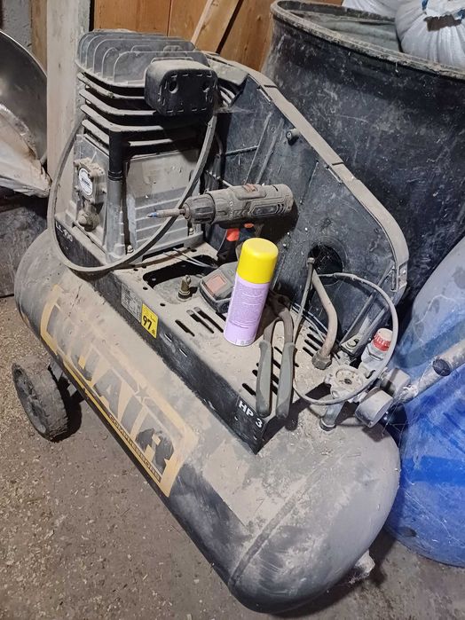 Vând compresor pentru piese