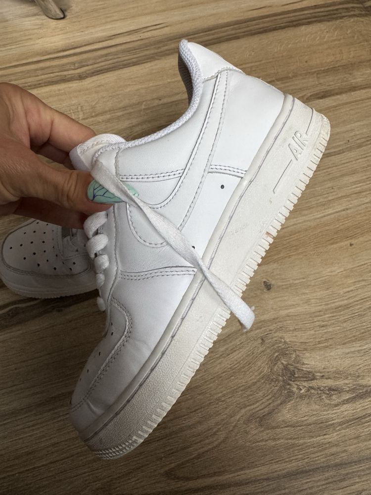 Оригинални бели кецове Nike Air Force ! 36,5 н