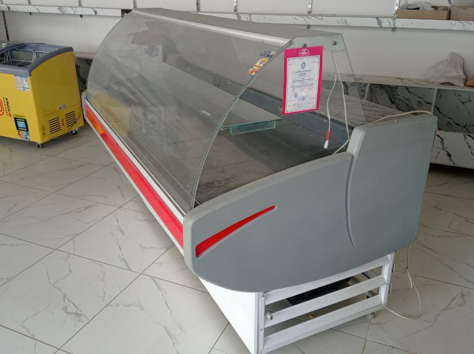 Срочно продаётся холодильник AZN