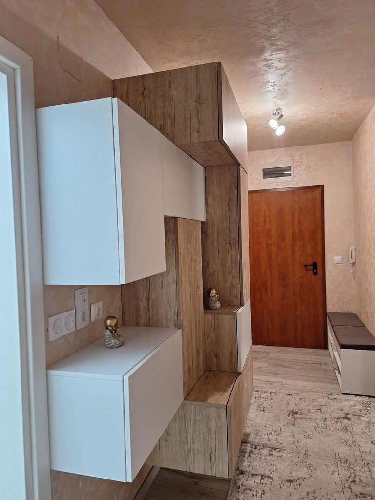 Дава се под наем Тристаен апартамент в Стара Загора, ОРБ - 110 кв.м за 700 € - Снимка #1