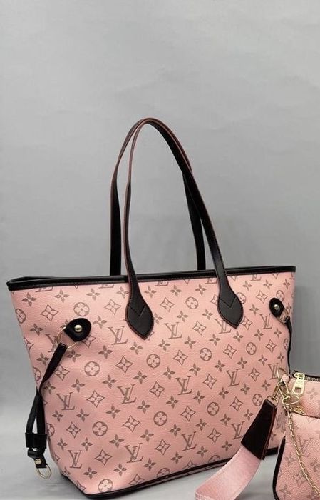 Genata de mana eleganta de dama noua