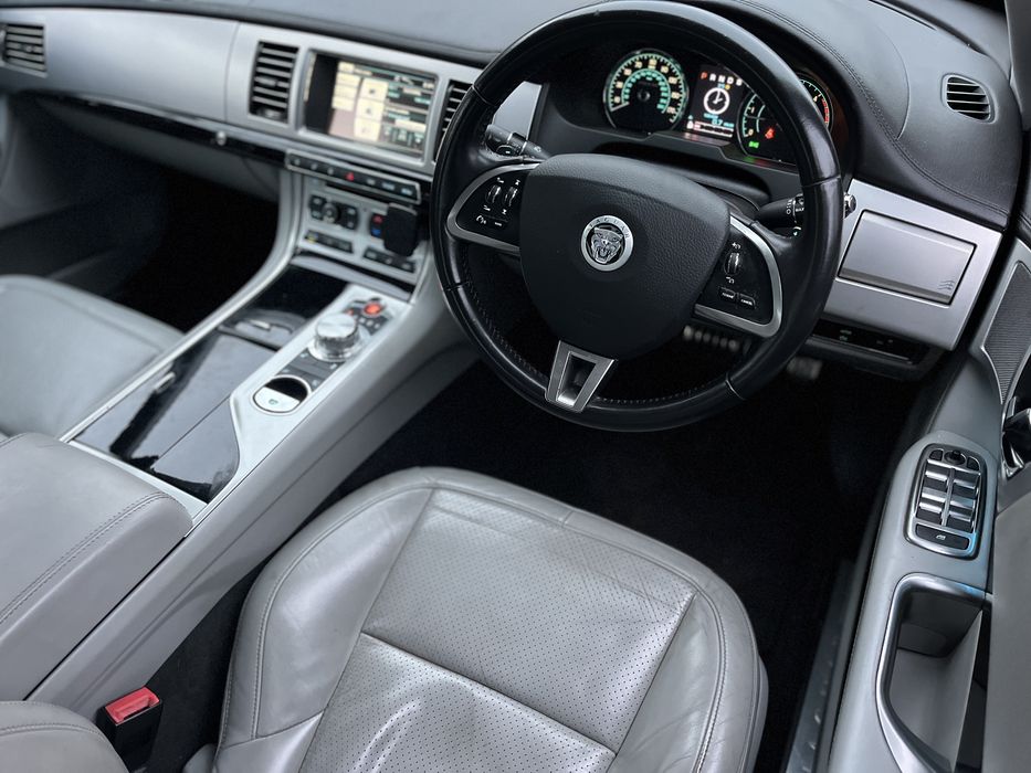 Jaguar XF S - 2012 - Face•Lift - 3.0 Diesel V6 - 275 CP - Automat -