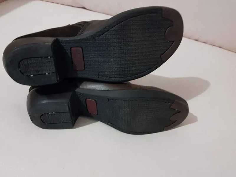 Ghete Fly London,marimea 40,piele,stare foarte buna