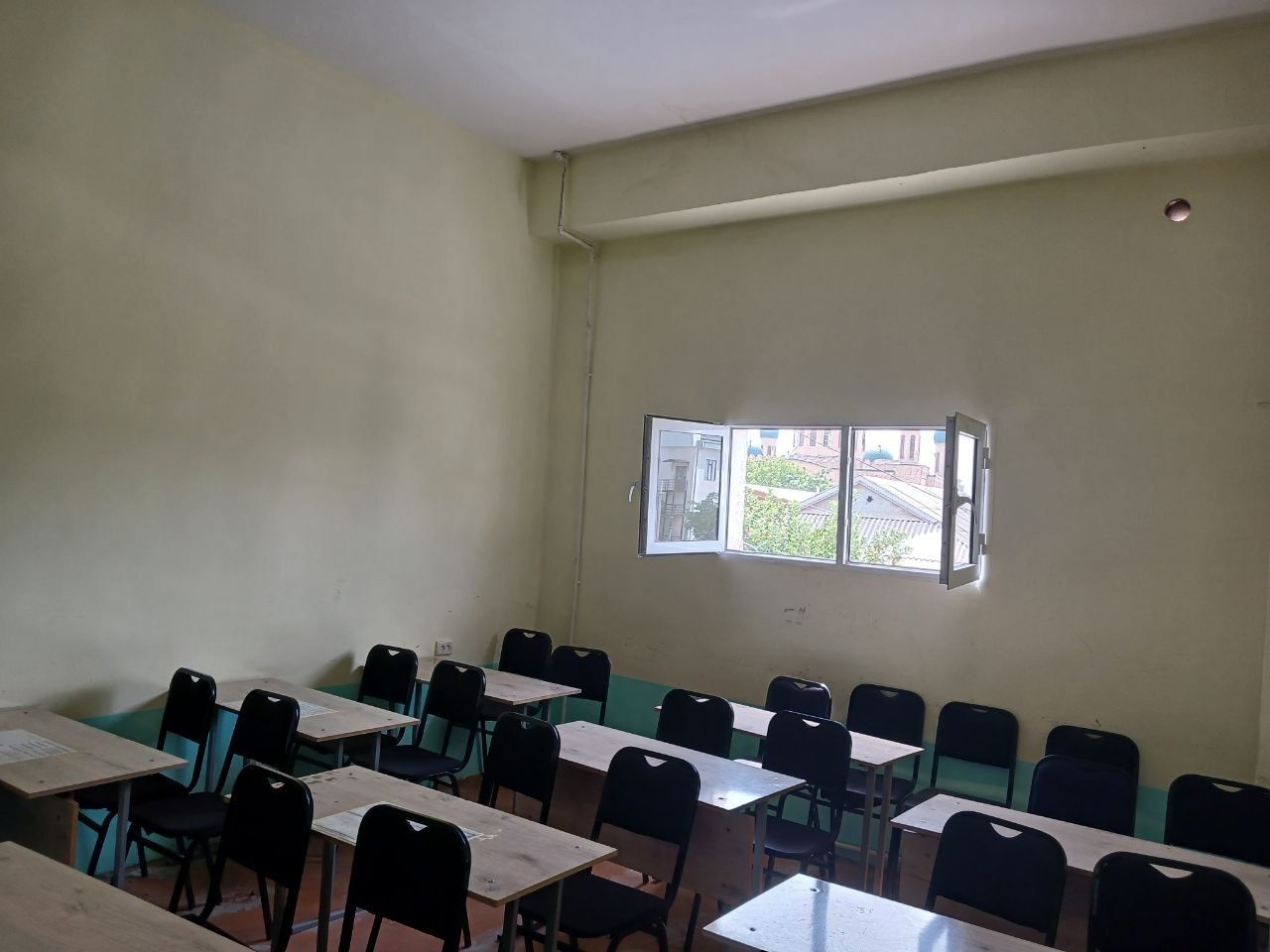 JOY SOTILADI Denov shahar Surxon ilmiy markazi ikkinchi qavatda