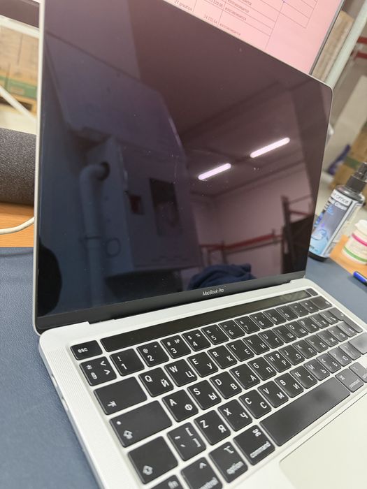 macbook pro M1 13 256 g
