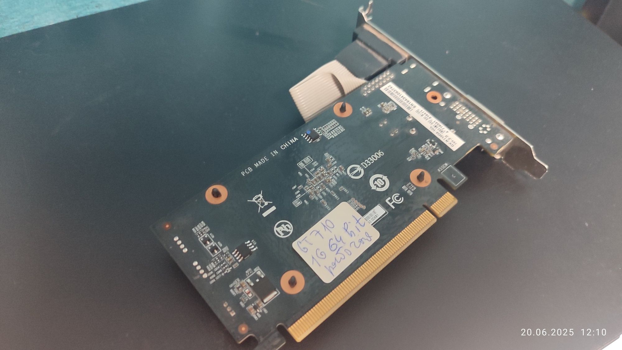 Продам видеокарту видюху GT710 1gb