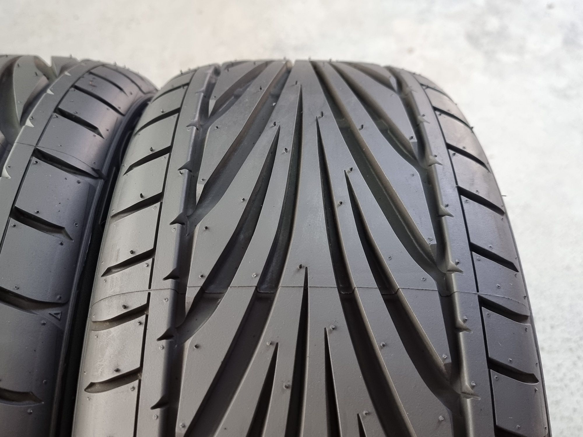 НОВИ 205/45/16 TOYO Proxes T1R 4Броя: 370лв